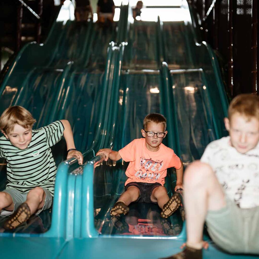 Jungle-park-tobogan-lontzen-attraction-kids-slider